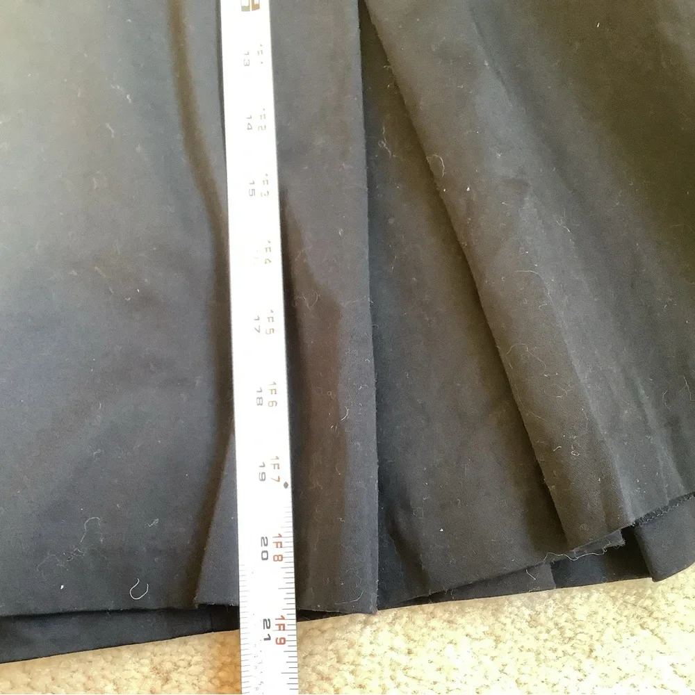The Limited NWT black pleated skirt Sz 8.